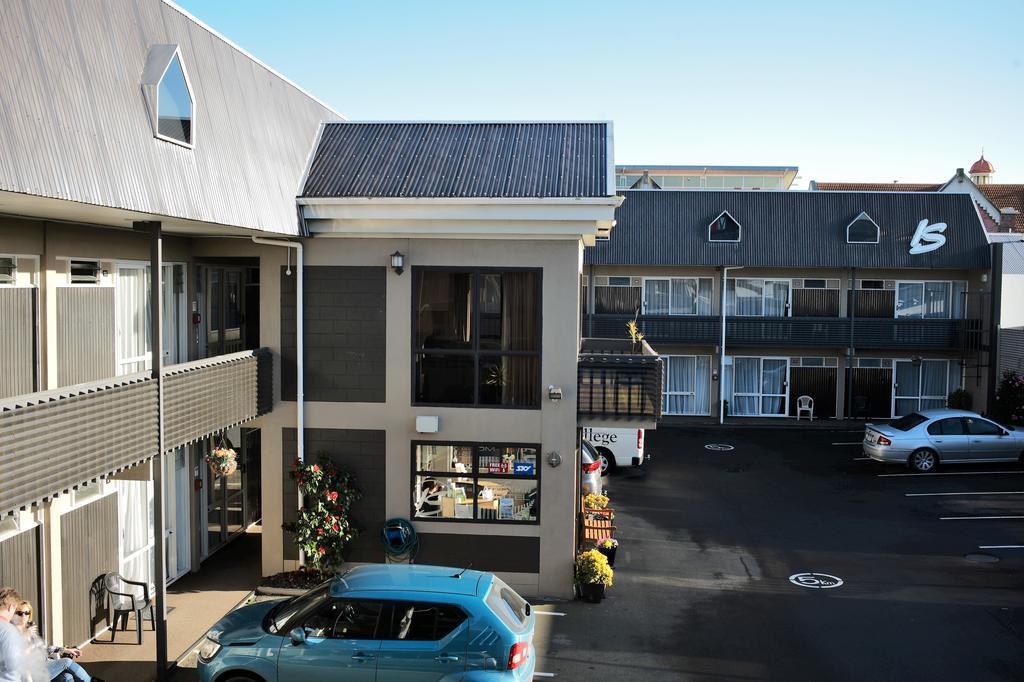 Kiwi Studios Motel Palmerston North Exterior photo